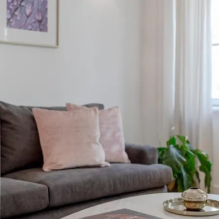 Principe Real Flamingo Apartment